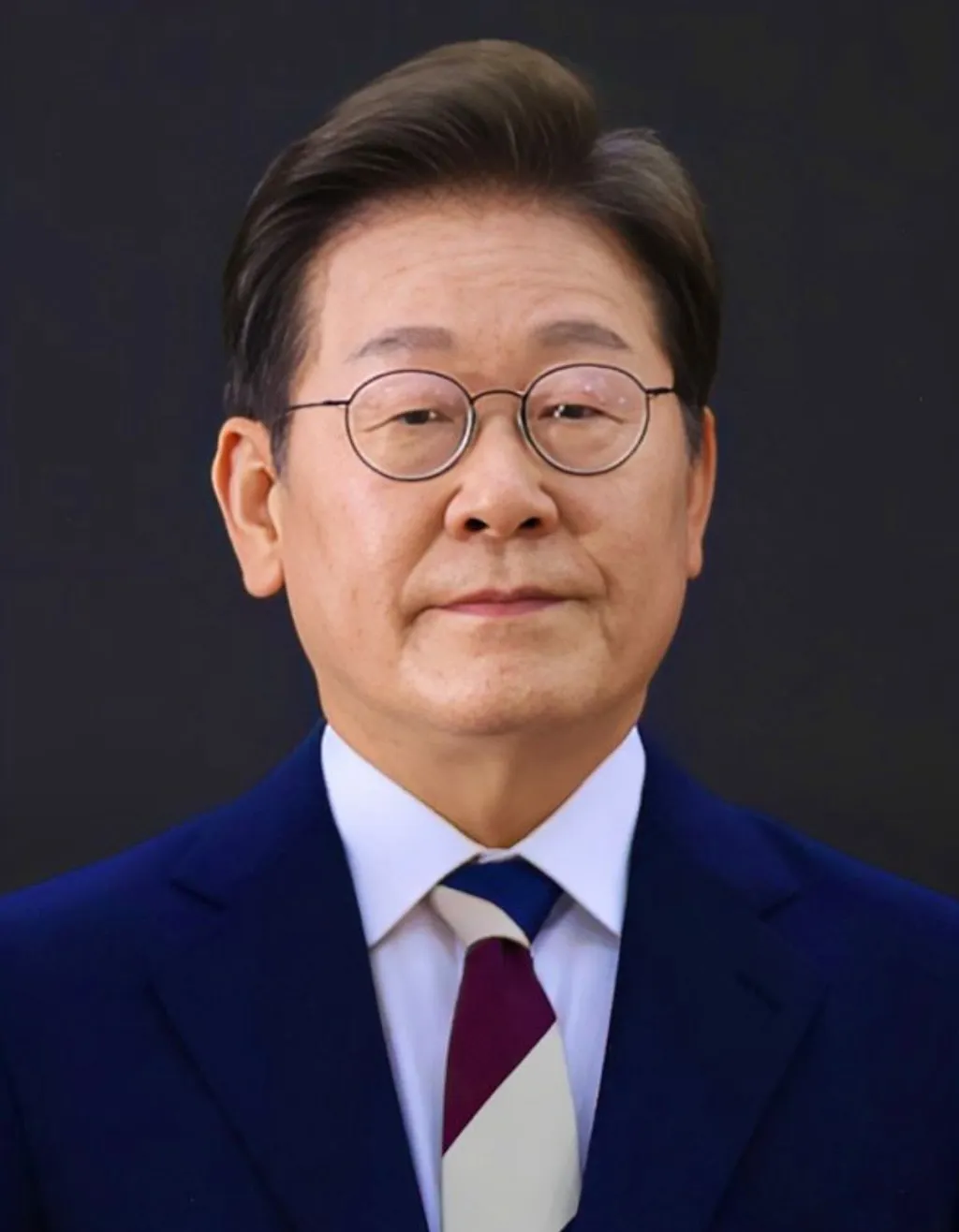 Official portrait of South Korean President Lee Jae Myung