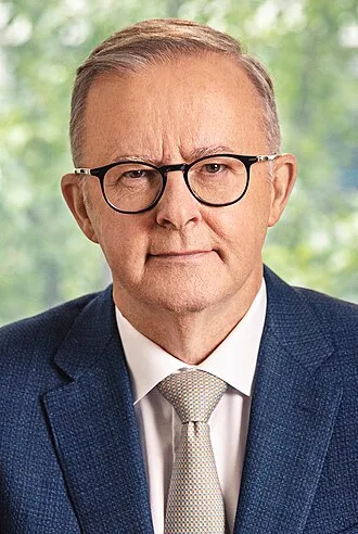 Official portrait of Australian Prime Minister Anthony Albanese