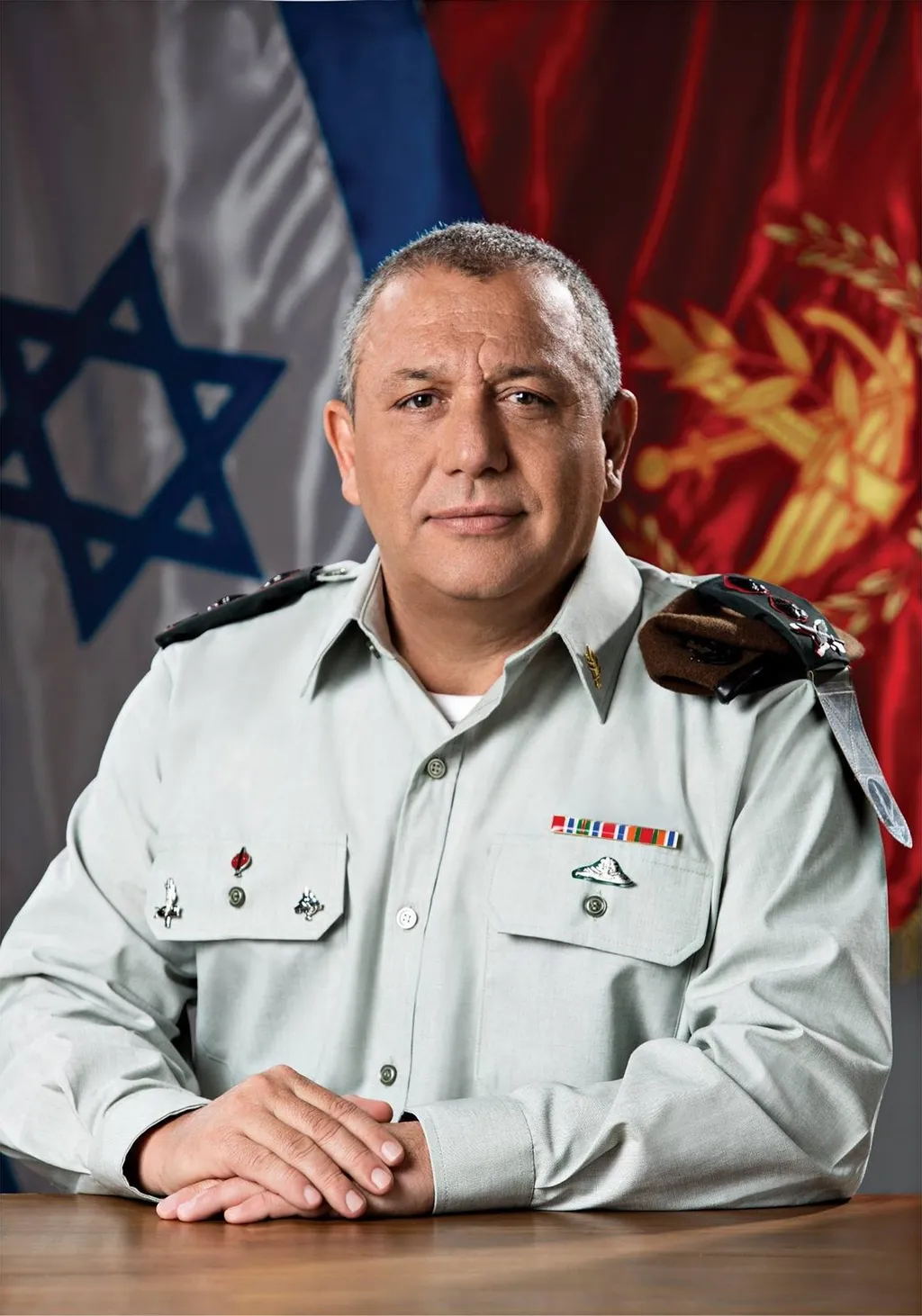 Gadi Eisenkot in IDF uniform, official portrait from his tenure as chief of staff