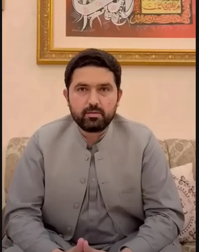 KP Chief Minister Sohail Afridi speaking, in a still from a PTI YouTube channel briefing video (CC BY 3.0)