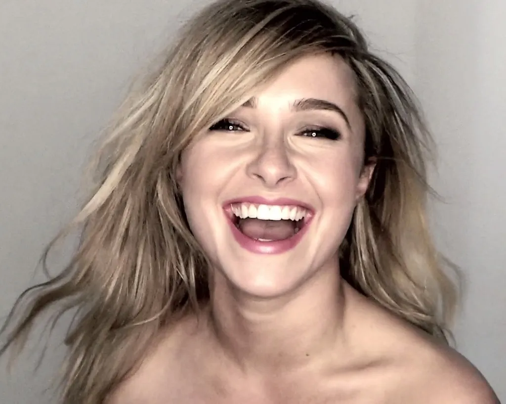 Headshot of Hayden Panettiere smiling, from a 2015 Cosmopolitan UK photoshoot