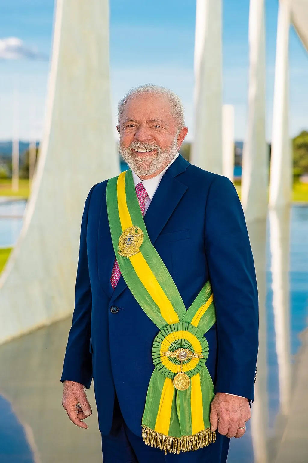 Official portrait of Brazilian President Luiz Inacio Lula da Silva wearing the presidential sash