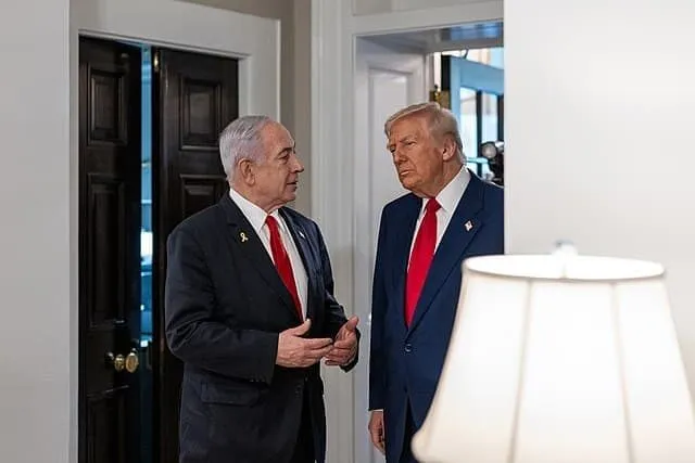 Donald Trump and Benjamin Netanyahu standing together at the White House