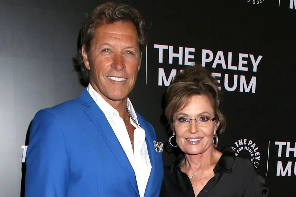 Former NHL star Ron Duguay with his partner Sarah Palin at the Paley Center for Media