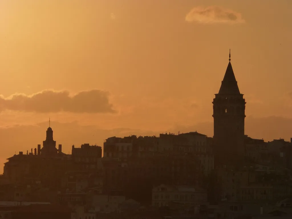 Silhouette of Istanbul’s Galata Tower at sunset, the city hosting Friday’s E3–R4 foreign ministers’ talks