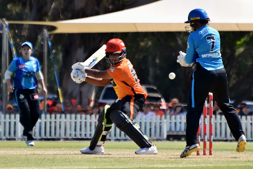 Chamari Athapaththu batting for the Perth Scorchers in the WBBL against the Adelaide Strikers, 2021