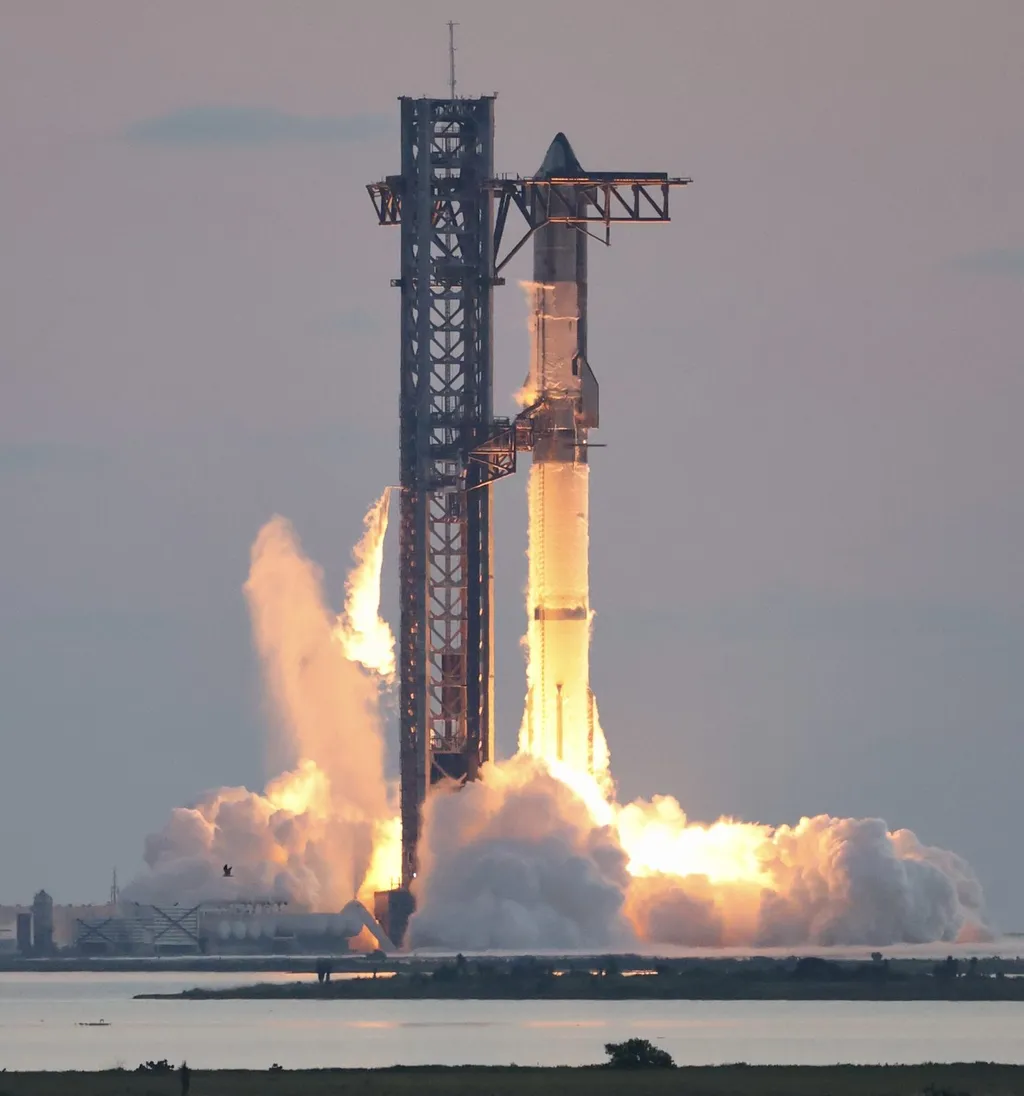 SpaceX's Starship ignites its engines during the fifth integrated flight test